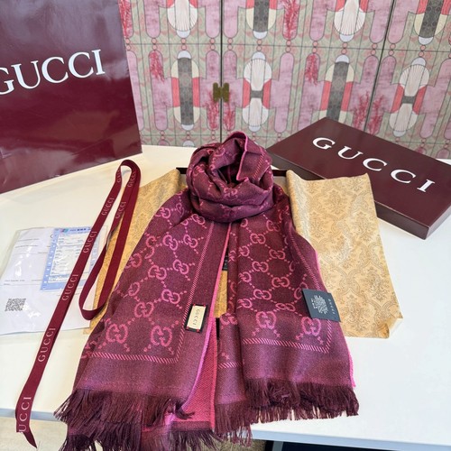 Gucci jacquard wool scarf - gg,
