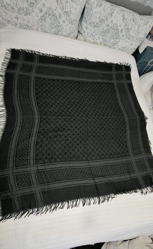 Authentic gucci scarf made - gucci,