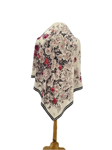 As5 gucci vtg floral square - gucci,